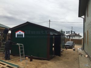 Гараж из сэндвич-панелей на винтовых сваях Сертолово
